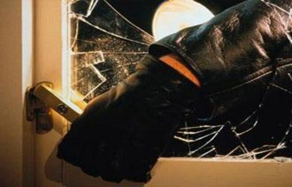 Ir para  <p>Soldados da Brigada Militar surpreenderam e encerraram uma a&ccedil;&atilde;o criminosa de quatro homens que invadiram o Centro de Refer&ecirc;ncia em Assist&ecirc;ncia Social (CRAS) de Erebango, na madrugada desta...